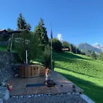 Drop In Mountain 度假居 *